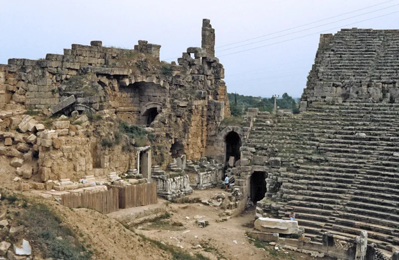 Perge: antigua ciudad de Panfilia cerca de Antalya — guía y consejos