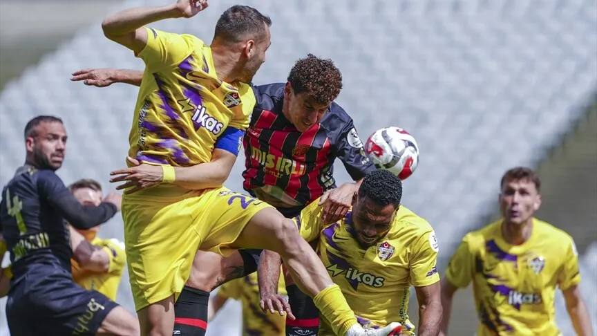 «Эйюпспор» обыграл «Фатих Карагюмрюк» со счётом 2:1