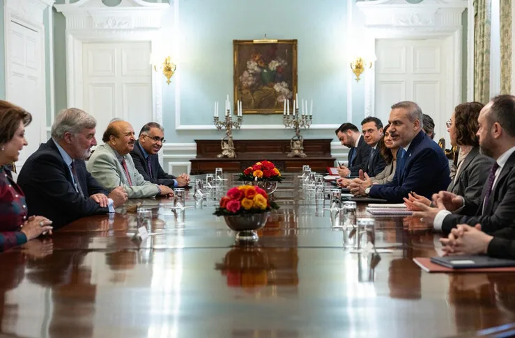 التقى وزير الخارجية فيدان بأعضاء مجلس اللوردات ومجلس العموم في المملكة المتحدة