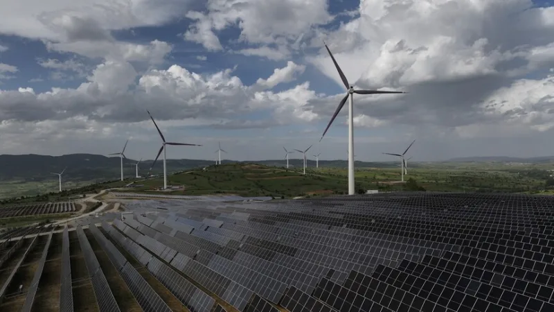 再生可能エネルギー分野へのハイブリッド投資額は約40億ドルに達した